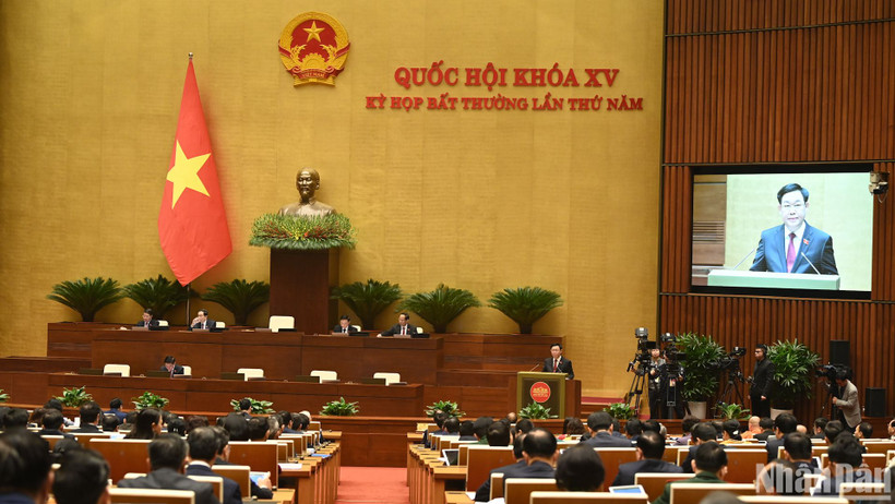 Chủ tịch Quốc hội Vương Đình Huệ phát biểu khai mạc Kỳ họp bất thường lần thứ 5, Quốc hội khoá XV. (Ảnh: DUY LINH)
