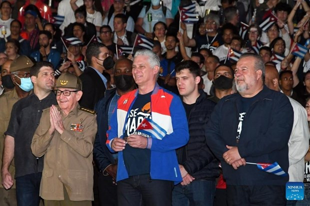 Lễ rước đuốc truyền thống và đi bộ tập thể của hàng nghìn sinh viên Cuba đã được tổ chức vào ngày 27/1, với sự tham dự của Đại tướng Raul Castro và Chủ tịch Cuba Miguel Diaz-Canel. (Nguồn: Tân Hoa Xã)