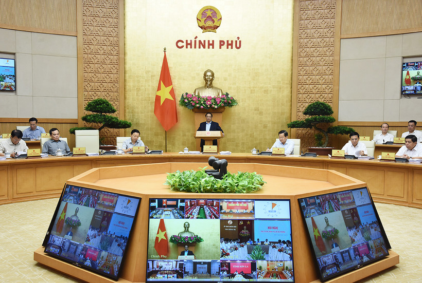 Thủ tướng nhấn mạnh, phiên họp có ý nghĩa quan trọng để tiến hành sơ kết tháng 6 và 6 tháng đầu năm, đề ra nhiệm vụ, giải pháp cho 6 tháng cuối năm, nhằm thực hiện thắng lợi toàn diện các mục tiêu, nhiệm vụ năm 2024.