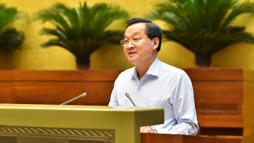 Phó Thủ tướng Chính phủ Lê Minh Khái phát biểu giải trình, làm rõ một số vấn đề đại biểu Quốc hội nêu tại phiên thảo luận. (Ảnh: THỦY NGUYÊN) 