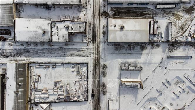 Tuyết phủ trắng xóa tại Louisville, Kentucky, Mỹ, ngày 23/12/2022. (Ảnh: AFP/TTXVN)