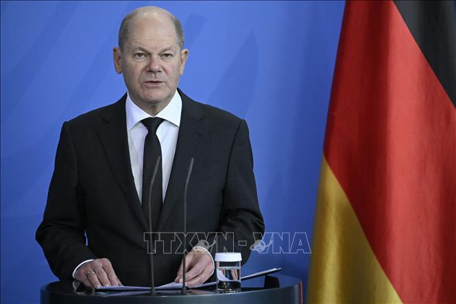 Thủ tướng Đức Olaf Scholz trong cuộc họp báo tại Berlin. (Ảnh: AFP/TTXVN)