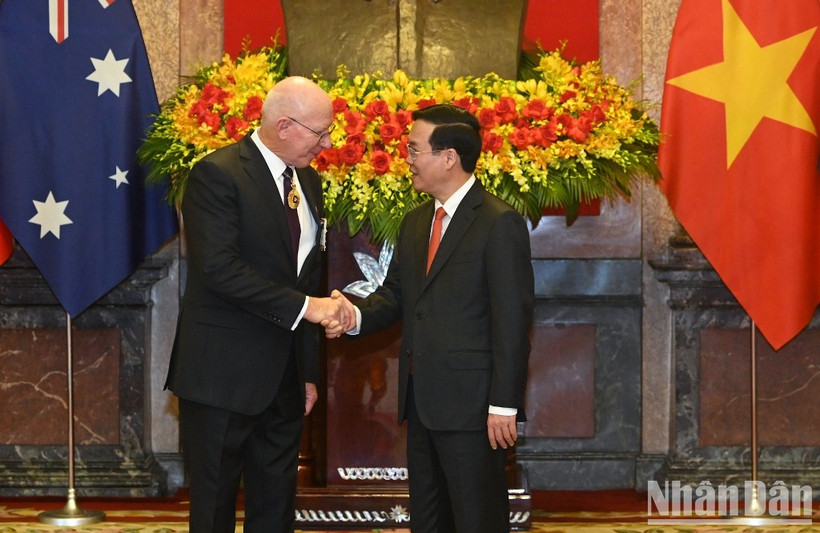 Chủ tịch nước Võ Văn Thưởng và Toàn quyền Australia David Hurley. (Ảnh: DUY LINH)