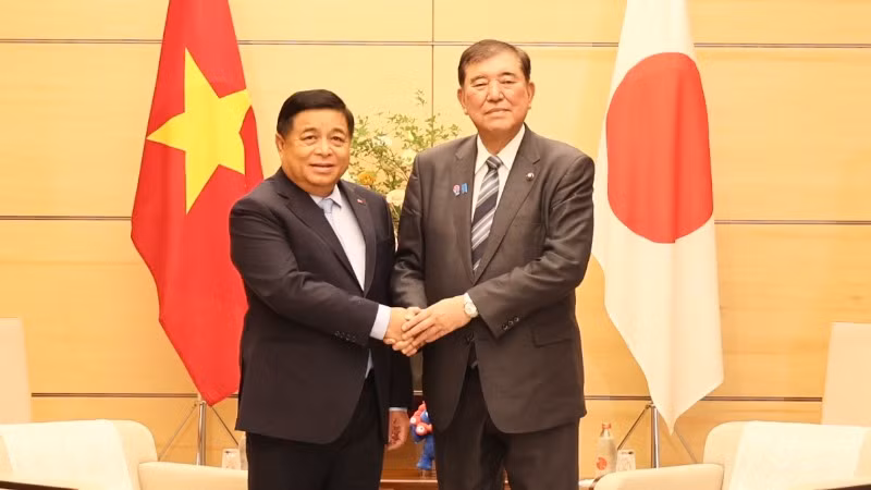 Phó Thủ tướng Chính phủ Nguyễn Chí Dũng hội kiến Thủ tướng Nhật Bản Ishiba Shigeru. (Ảnh: Cổng thông tin điện tử Chính phủ) 