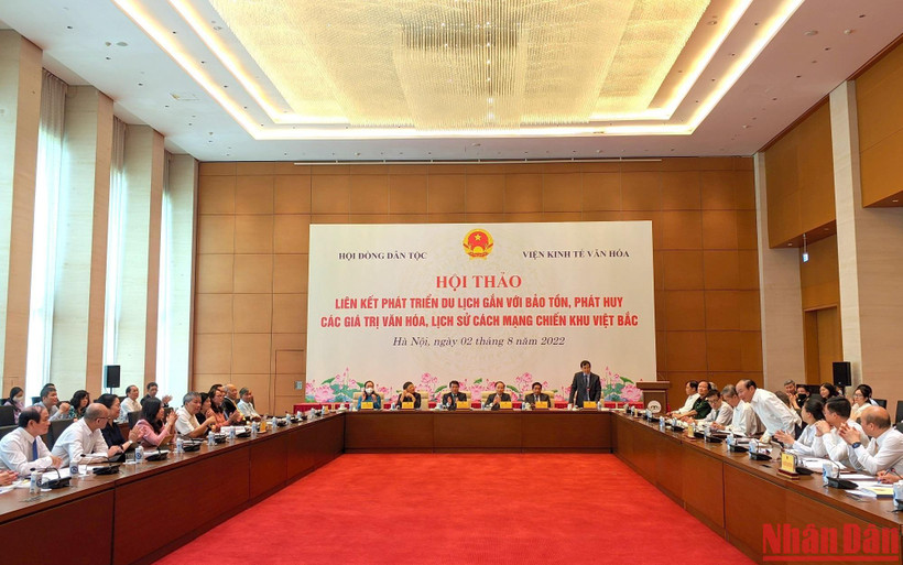 Toàn cảnh hội thảo “Liên kết phát triển du lịch gắn với bảo tồn, phát huy các giá trị văn hóa, lịch sử cách mạng Chiến khu Việt Bắc”.