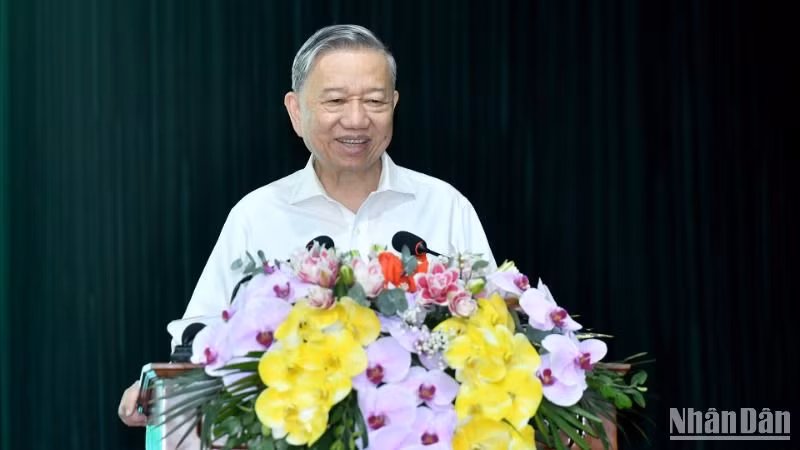 Tổng Bí thư Tô Lâm phát biểu tại tiếp xúc cử tri sau Kỳ họp thứ 8, Quốc hội khóa XV. (Ảnh: ĐĂNG KHOA)