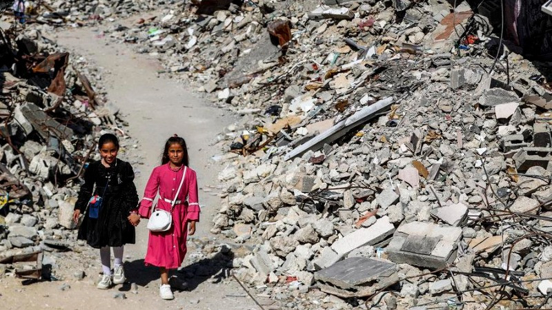 Trẻ em Palestine ở trại tị nạn Jabalia, phía bắc Dải Gaza, ngày 31/3/2025. (Ảnh: Xinhua) 
