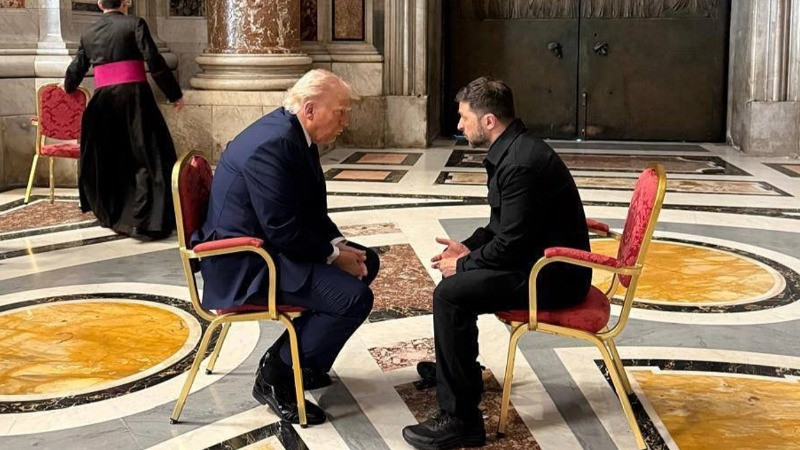 Tổng thống Ukraine Volodymyr Zelensky gặp Tổng thống Mỹ Donald Trump tại Vatican ngày 26/4. (Ảnh: Văn phòng Tổng thống Ukraine)