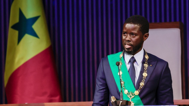 Tổng thống đắc cử của Senegal Bassirou Diomaye Faye phát biểu sau khi tuyên thệ nhậm chức, Dakar, Senegal, ngày 2/4/2024. (Ảnh: Reuters) 