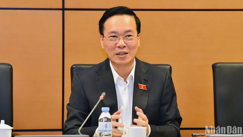 Chủ tịch nước Võ Văn Thưởng phát biểu thảo luận tại phiên họp Tổ 11, sáng 24/10. (Ảnh: THỦY NGUYÊN)