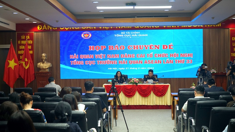 Quang cảnh họp báo về Hội nghị Tổng cục trưởng Hải quan ASEAN lần thứ 33 do Việt Nam đăng cai tổ chức. (Ảnh: TRUNG HƯNG) 
