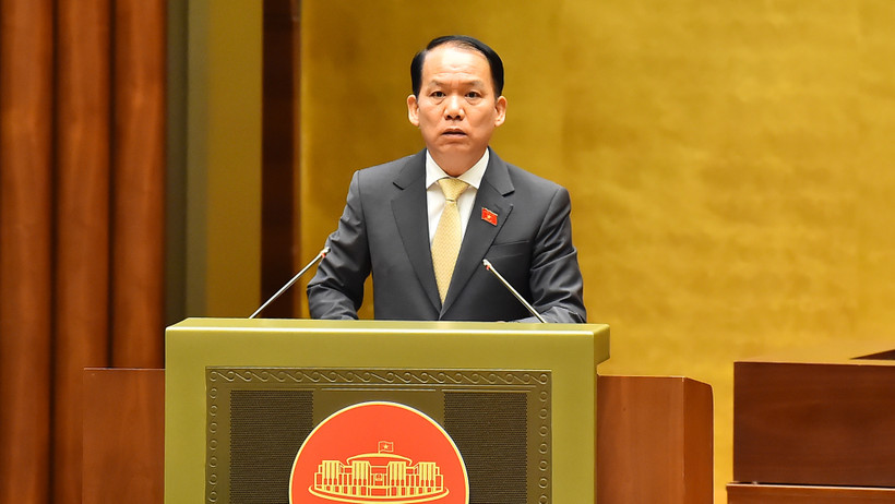 Chủ nhiệm Ủy ban Pháp luật của Quốc hội Hoàng Thanh Tùng trình bày tờ trình. (Ảnh: THỦY NGUYÊN) 