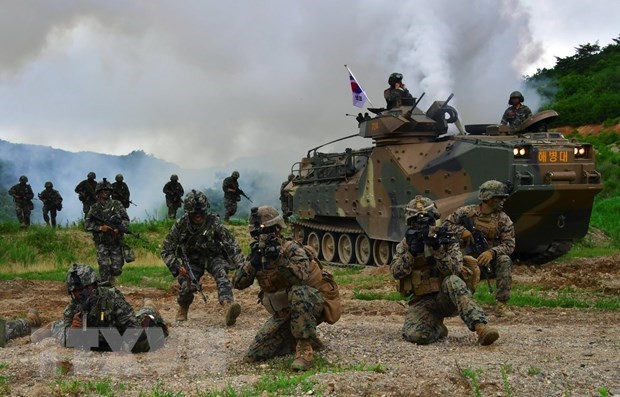 Binh sĩ Mỹ và Hàn Quốc tham gia 1 cuộc tập trận chung. (Ảnh: AFP/TTXVN)