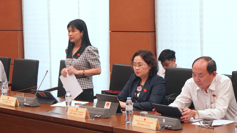 Đại biểu Tạ Thị Yên (Điện Biên) phát biểu. (Ảnh: TRUNG HƯNG)