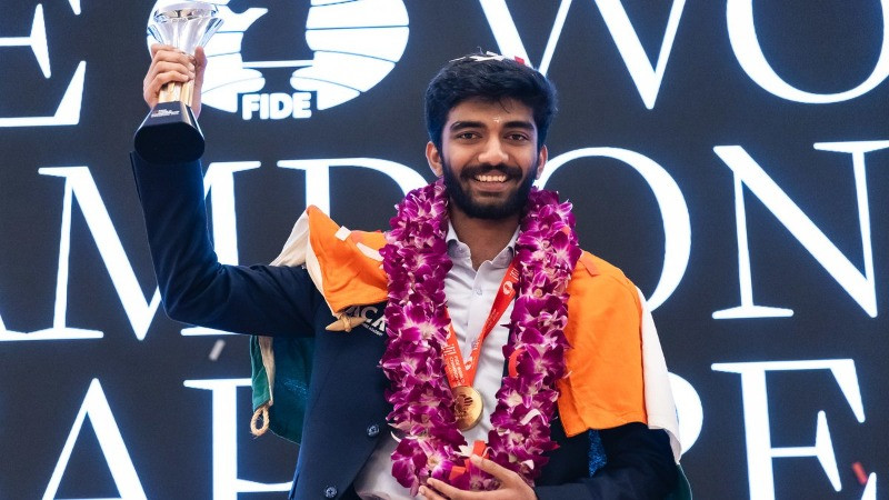 Ở tuổi 18, Gukesh Dommaraju đã trở thành nhà vô địch cờ vua trẻ nhất lịch sử. (Ảnh: FIDE) 