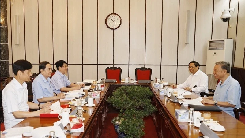 Tổng Bí thư, Chủ tịch nước Tô Lâm chủ trì cuộc họp lãnh đạo chủ chốt. (Ảnh: TTXVN)