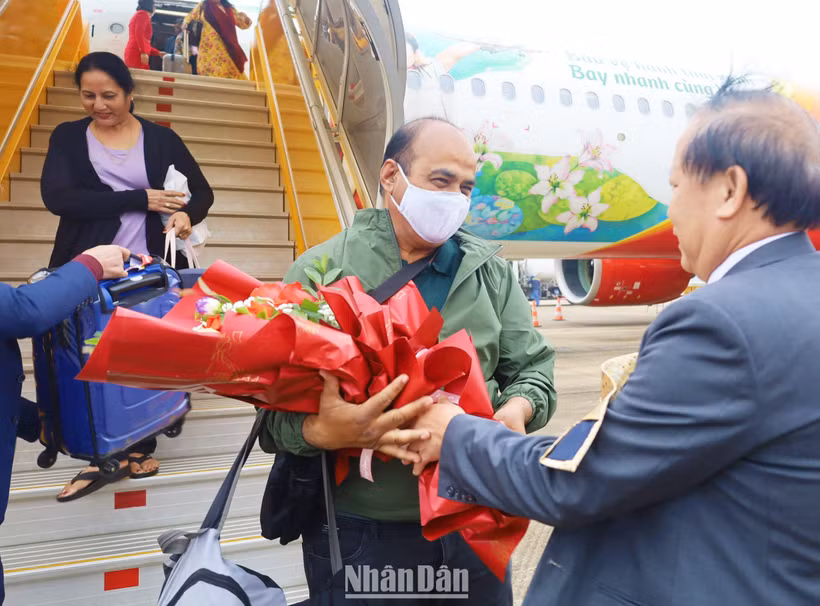 Quảng Bình đón đoàn khách du lịch đầu tiên năm 2023