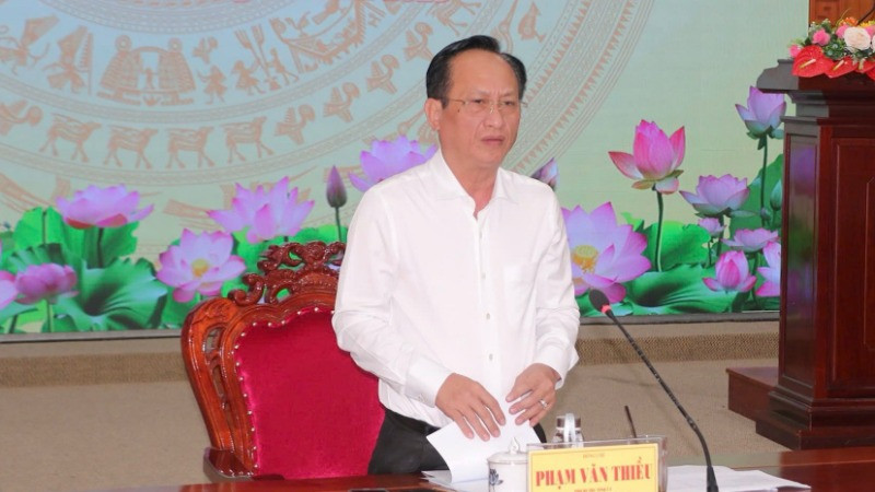 Chủ tịch Ủy ban nhân dân tỉnh Bạc Liêu Phạm Văn Thiều phát biểu chỉ đạo tại hội nghị.
