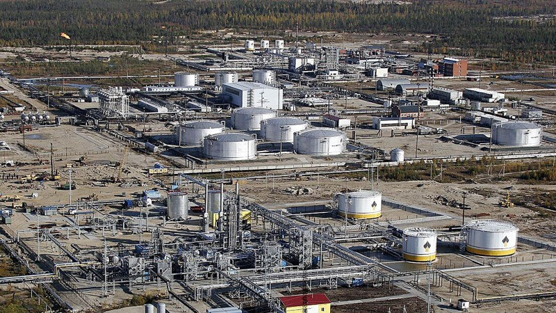 Toàn cảnh nhà máy lọc dầu Rosneft ở thị trấn Gubkinsky, Tây Siberia, LB Nga. (Ảnh: AFP/TTXVN)