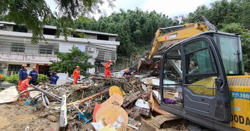 Hiện trường một vụ lở đất tại Trung Quốc. (Ảnh: THX/TTXVN)