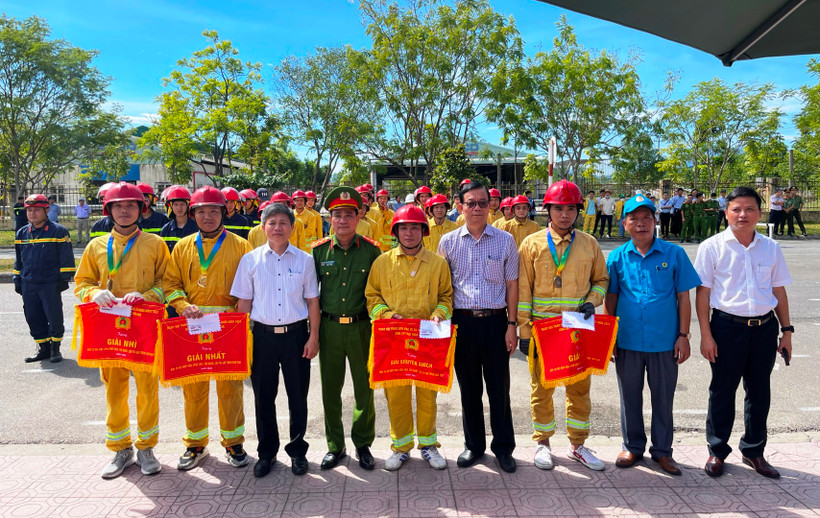 Đông đảo công nhân lao động tại Khu Công nghiệp Phú Bài tham gia “Ngày hội đoàn viên, người lao động năm 2023”.