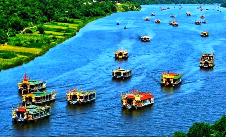 Lễ hội truyền thống Điện Huệ Nam được xem là một festival văn hóa dân gian, cộng đồng đặc trưng của vùng đất Cố đô.