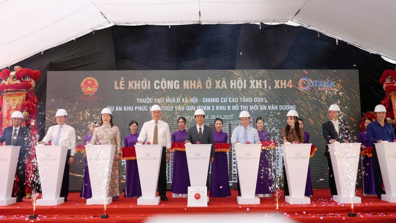 Lãnh đạo Bộ Xây dựng và lãnh đạo thành phố thực hiện nghi thức khởi công dự án nhà ở xã hộ tại Khu phức hợp Thủy Vân giai đoạn 2.