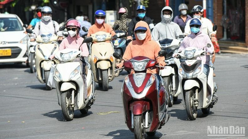Nắng nóng diện rộng tại Bắc Bộ và Trung Bộ 