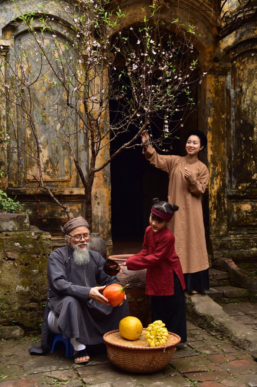 Những phong tục đẹp ngày Tết là "nguồn sữa", nguồn năng lượng tinh thần nuôi lớn bao lớp người. Ảnh: Thành Đạt