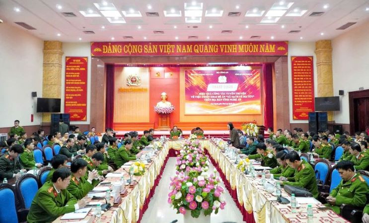Toàn cảnh hội thảo khoa học “Lý luận và thực tiễn xây dựng xã biên giới giáp Lào sạch về ma túy”.