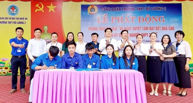 Phát động phong trào thi đua "90 ngày quyết tâm đạt kết quả cao trong kỳ thi tốt nghiệp THPT năm 2024" tại Trường THPT Đô Lương 2.