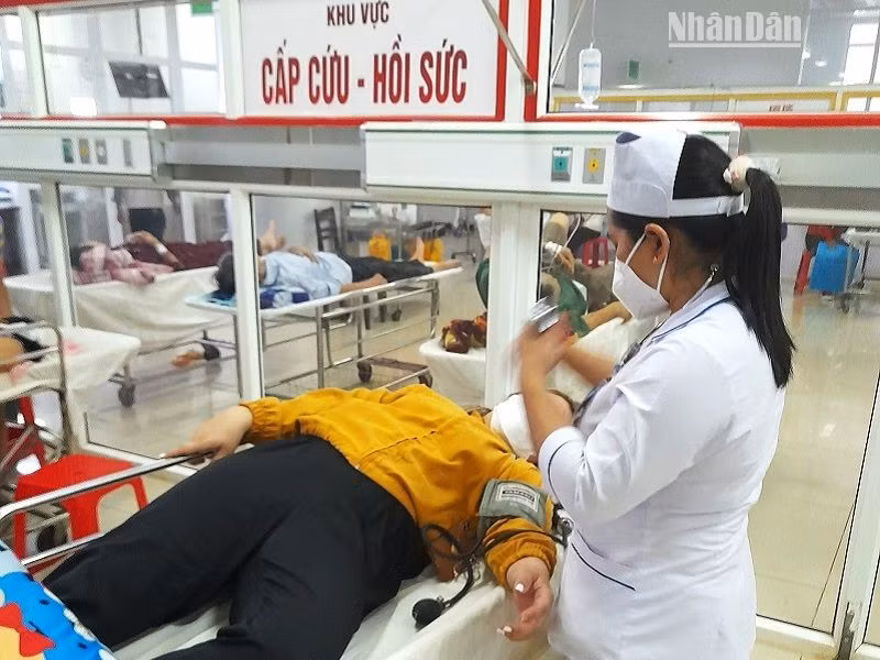 Sau khi bị chồng đánh đập, chị N.V.Y.Nh. phải vào Trung tâm Y tế huyện Buôn Đôn cấp cứu. 