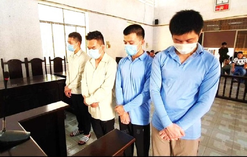 Các bị cáo tại phiên tòa.