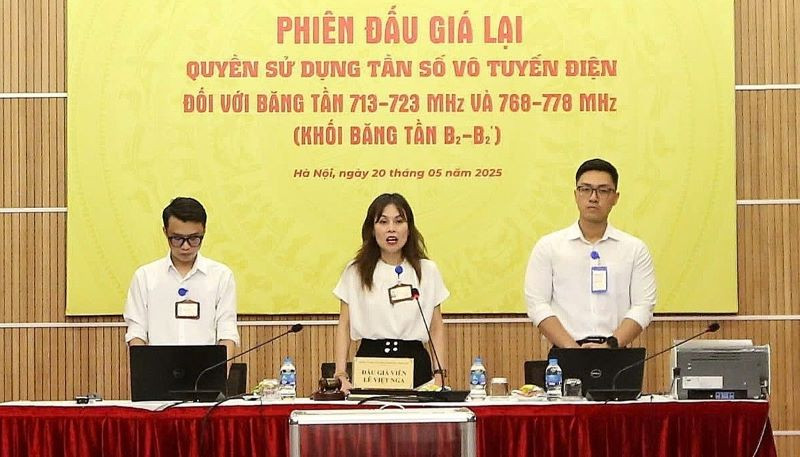 Buổi đấu giá khối băng tần B2-B2'.