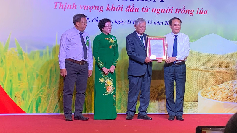 Bộ Nội vụ trao quyết định thành lập VIETRISA.