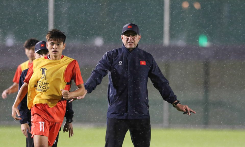 Đội tuyển bóng đá U17 Việt Nam tập luyện chuẩn bị cho các trận đấu tại vòng chung kết Giải vô địch bóng đá trẻ U17 châu Á 2025 (Ảnh VFF).