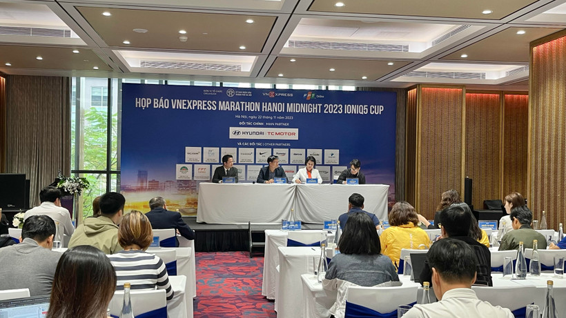 Toàn cảnh họp báo giải marathon tại Hà Nội