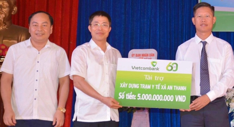 Vietcombank tài trợ huyện Tứ Kỳ 5 tỷ đồng xây dựng trạm y tế xã An Thanh.