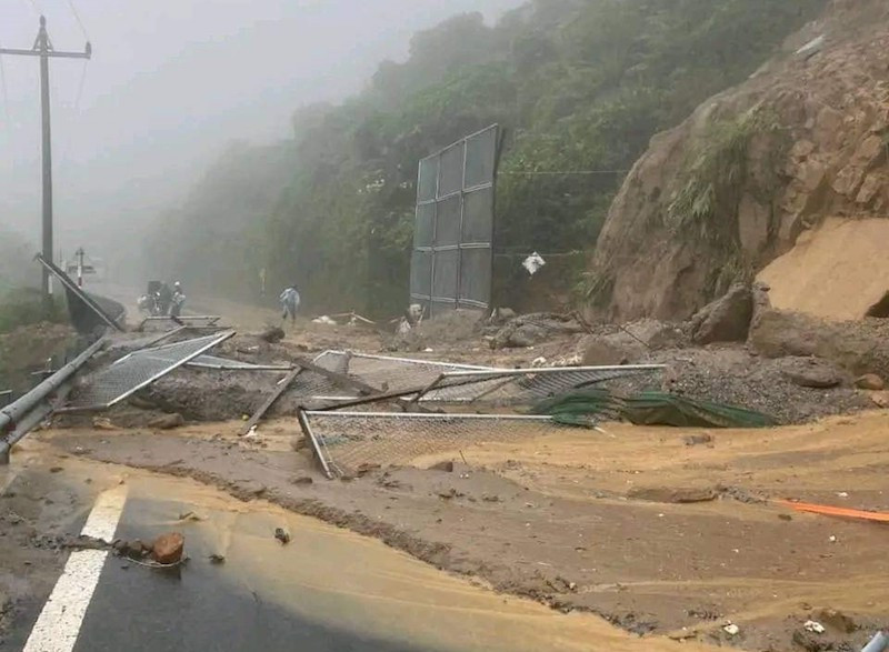 Vị trí sạt lở tại Km905+600 trên đèo Hải Vân thuộc địa phận quận Liên Chiểu, thành phố Đà Nẵng.