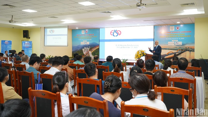 Bệnh viện Đà Nẵng khai mạc hội thảo quốc tế trao đổi oxy qua màng ngoài cơ thể (ECMO) từ cơ bản đến nâng cao. (Ảnh: ANH ĐÀO)