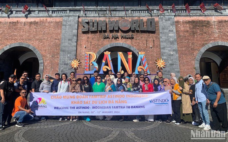 Đoàn famtrip lữ hành Indonesia khảo sát tại Bà Nà Hills. (Ảnh: ANH ĐÀO)