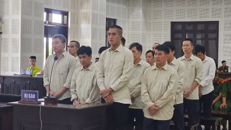 Các bị cáo tại phiên toà. (Ảnh: AD)