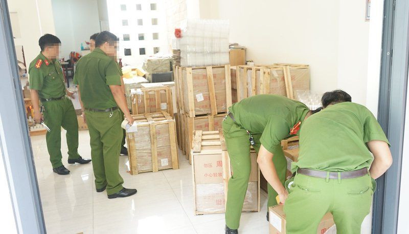 Số lượng bánh trung thu lớn được phát hiện trưa ngày 22/9. (Ảnh: Công an cung cấp)