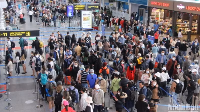 Dự kiến có gần 700 chuyến bay đến Đà Nẵng trong 5 ngày nghỉ lễ 30/4,1/5. (Ảnh: ANH ĐÀO)