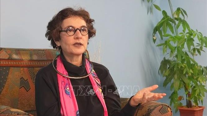 Bà Merle Ratner, nhà hoạt động phong trào phản chiến nổi tiếng trả lời phỏng vấn TTXVN tại New York (Mỹ), ngày 2/2/2024. (Ảnh: TTXVN)