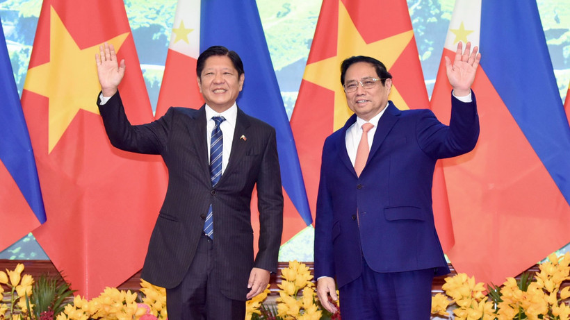 Thủ tướng Phạm Minh Chính và Tổng thống Ferdinand Marcos Jr. trước khi vào hội kiến. (Ảnh: TRẦN HẢI)