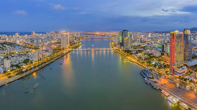 Thành phố Đà Nẵng nhìn từ trên cao.