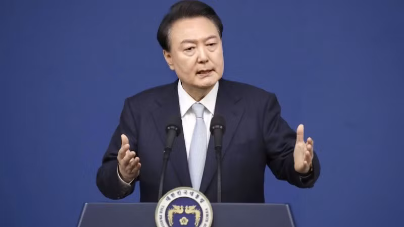 Tổng thống Hàn Quốc Yoon Suk Yeol trong một cuộc họp báo ở Seoul. (Ảnh: Kyodo/TTXVN)