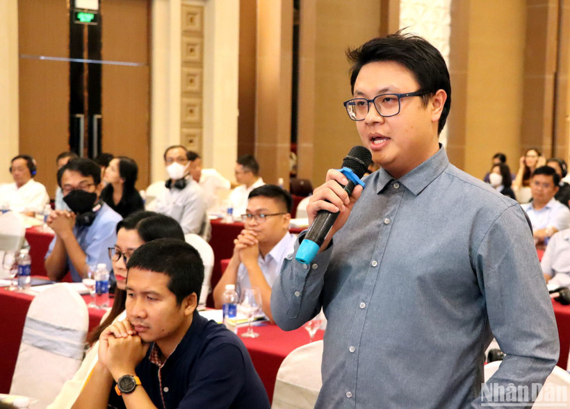 Doanh nghiệp FDI kiến nghị ý kiến tại buổi đối thoại.
