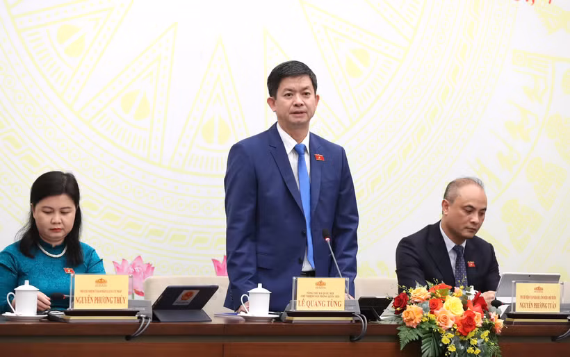 Tổng Thư ký Quốc hội, Chủ nhiệm Văn phòng Quốc hội Lê Quang Tùng chủ trì họp báo. (Ảnh: DUY LINH)